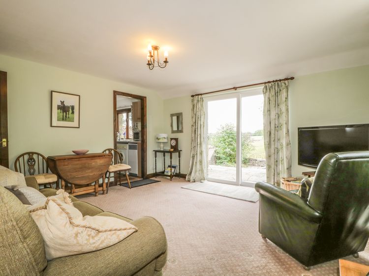 Pond End Cottage, listing photograph 4