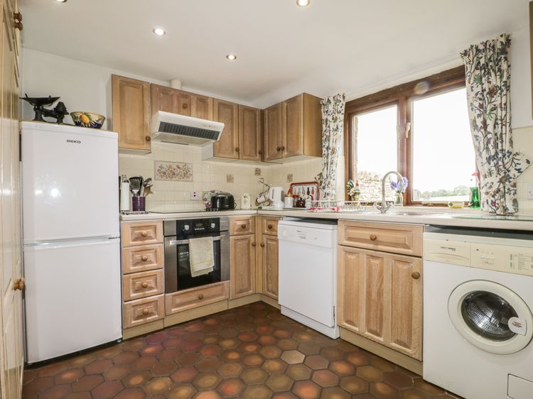 Pond End Cottage, listing photograph 8