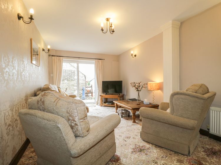 Springarth Cottage, listing photograph 3