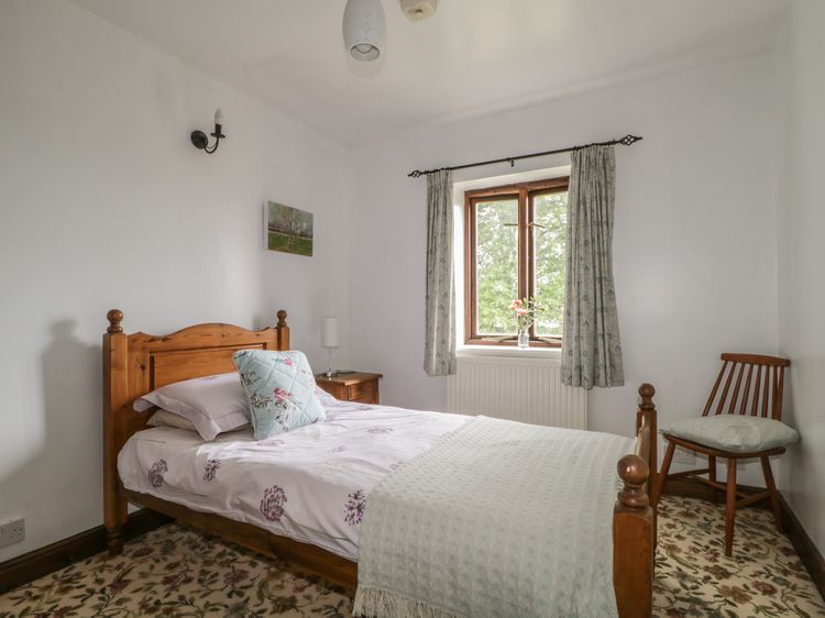 Springarth Cottage, listing photograph 8