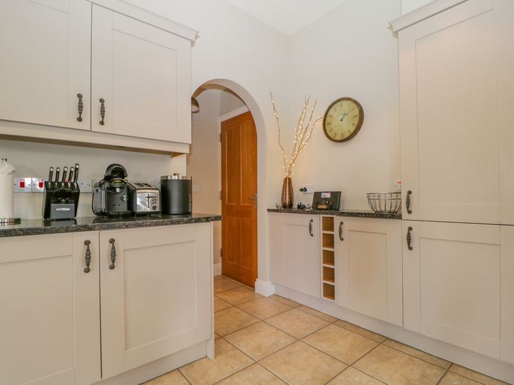 Garden Cottage, listing photograph 9