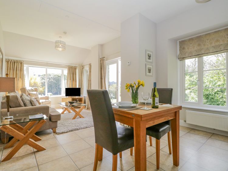 Garden Cottage, listing photograph 11