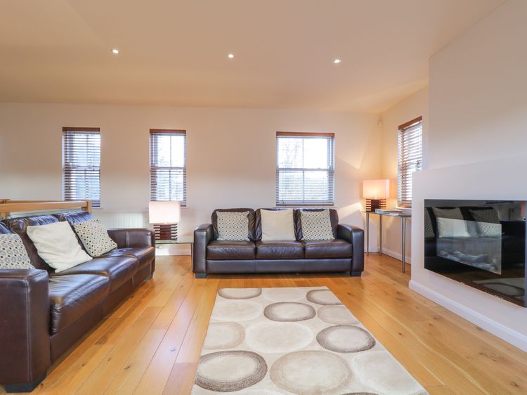 Wrenville, listing photograph 4