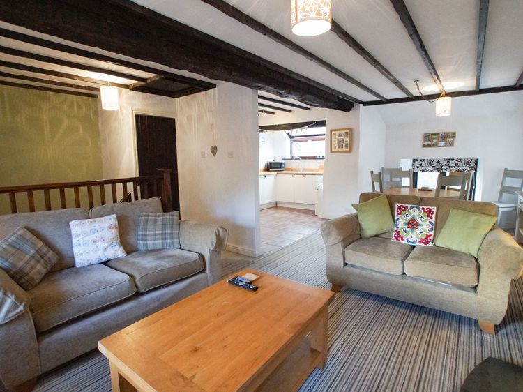 Laurel Cottage, listing photograph 3