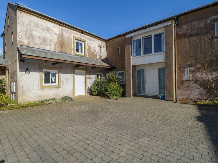Esthers Barn, listing photograph 12