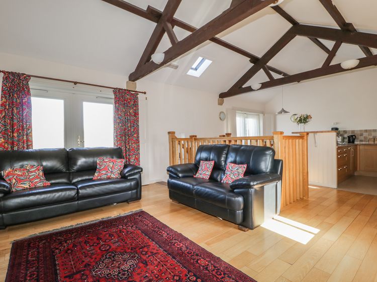 Esthers Barn, listing photograph 2