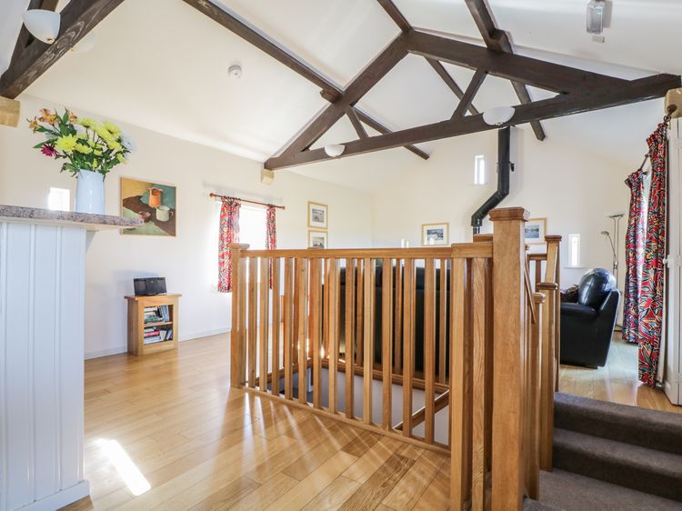 Esthers Barn, listing photograph 7