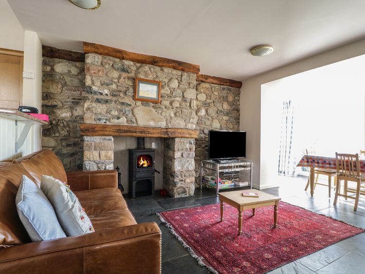 Beckside, listing photograph 4
