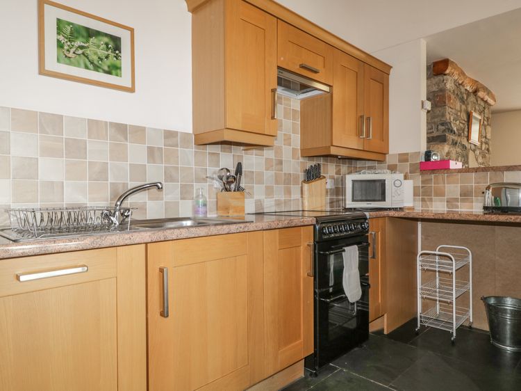 Beckside, listing photograph 10