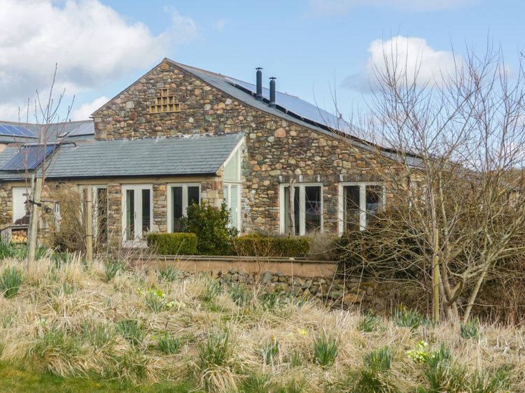 Beckside, listing photograph 2