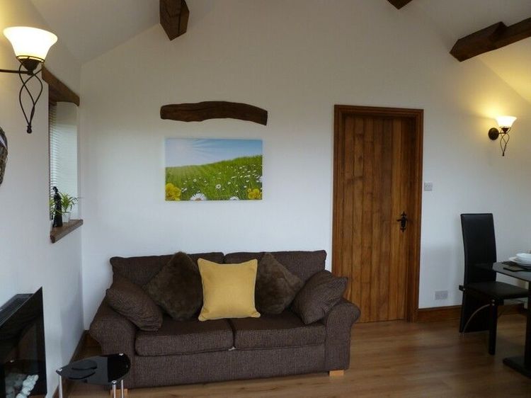 Buttercup Cottage, listing photograph 5