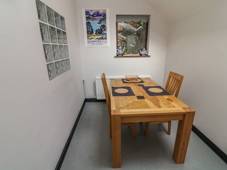 Long Crag Annexe, listing photograph 8