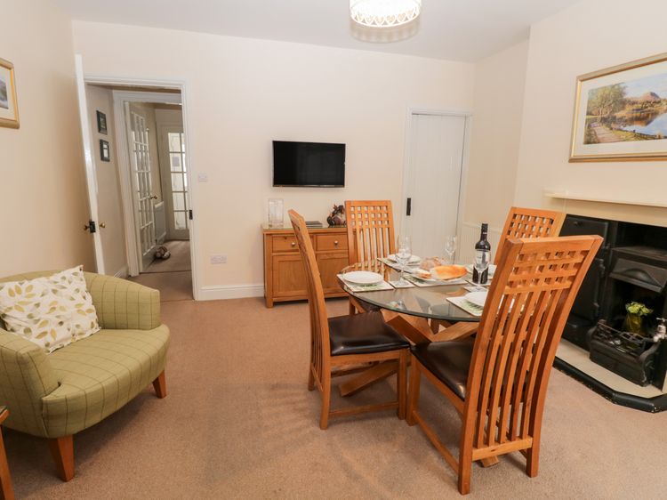 Raglan Cottage, listing photograph 8