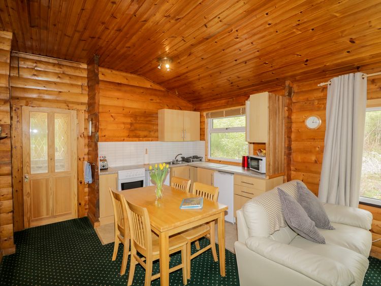 Eagle Lodge, listing photograph 5