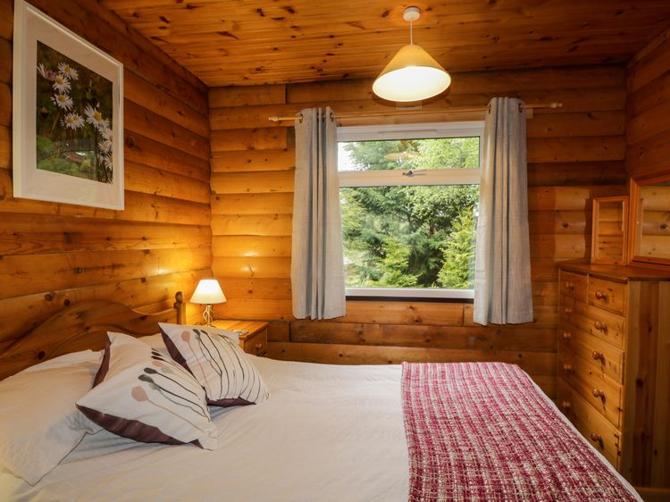 Eagle Lodge, listing photograph 7