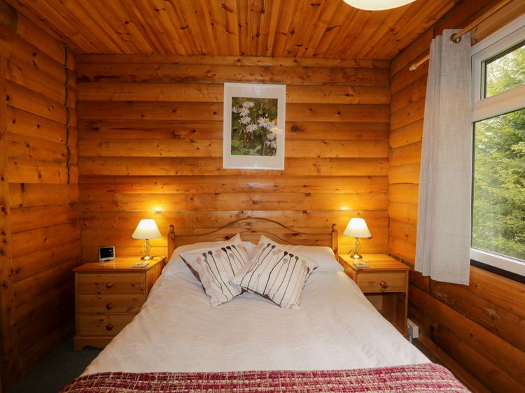 Eagle Lodge, listing photograph 8
