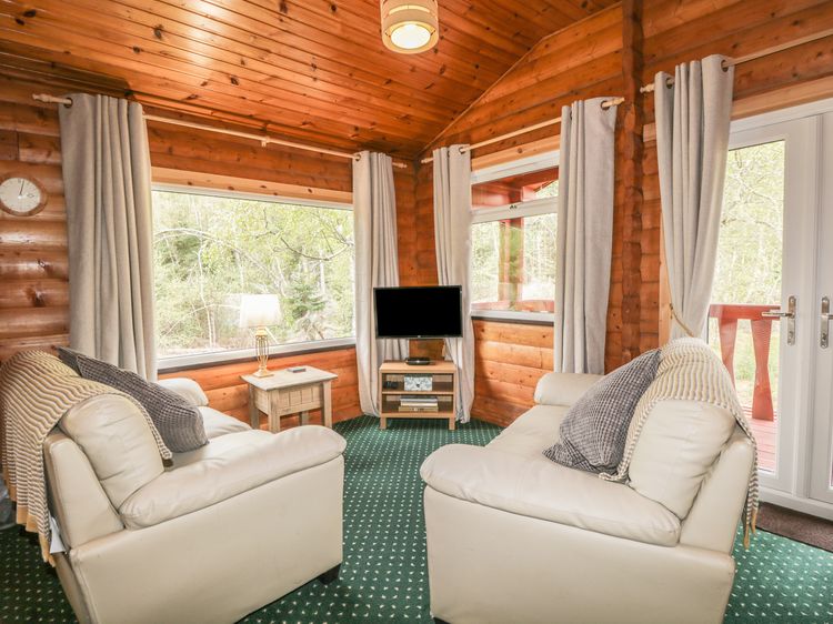 Otter Lodge, listing photograph 3