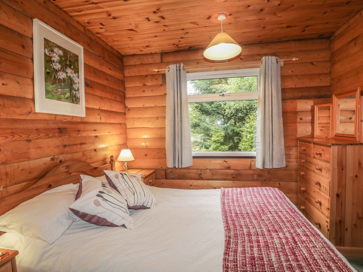 Otter Lodge, listing photograph 8