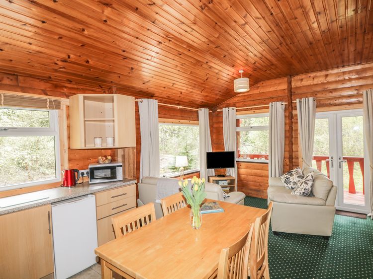 Otter Lodge, listing photograph 6