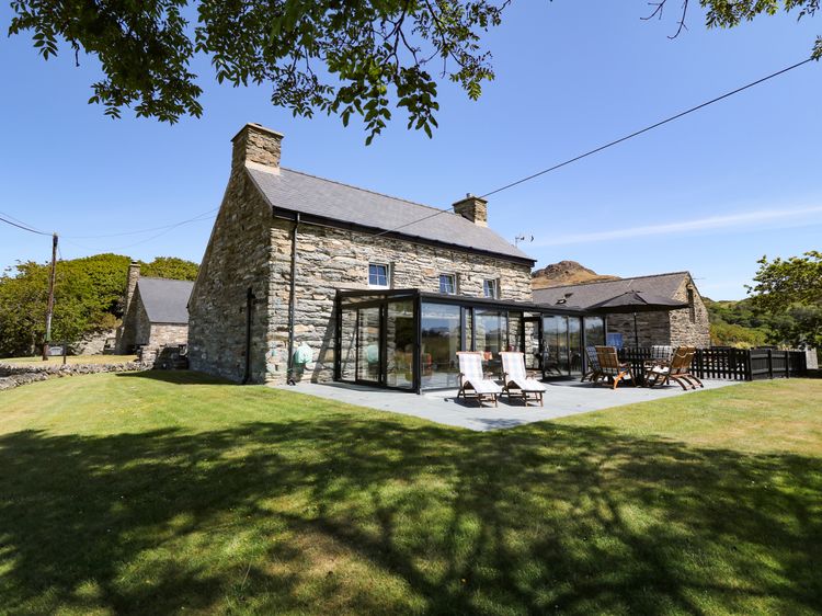 Garth Morthin The Farmhouse, listing photograph 3