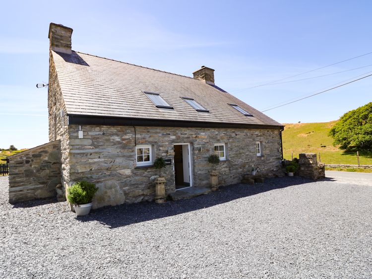 Garth Morthin The Farmhouse, listing photograph 5