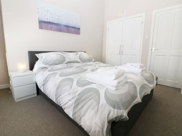 Glan Y Don, listing photograph 8