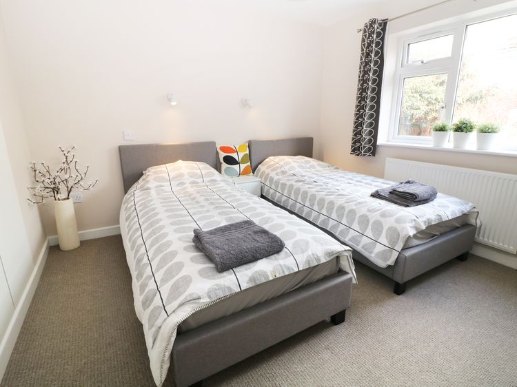 Glan Y Don, listing photograph 9