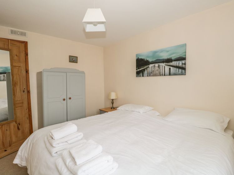 1 Park Nook Close, listing photograph 10