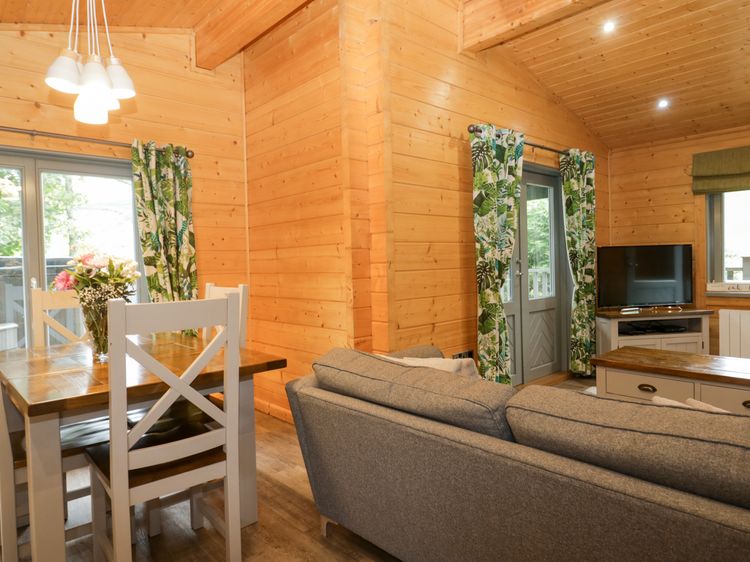Oak Lodge, listing photograph 7