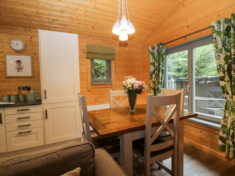 Oak Lodge, listing photograph 8