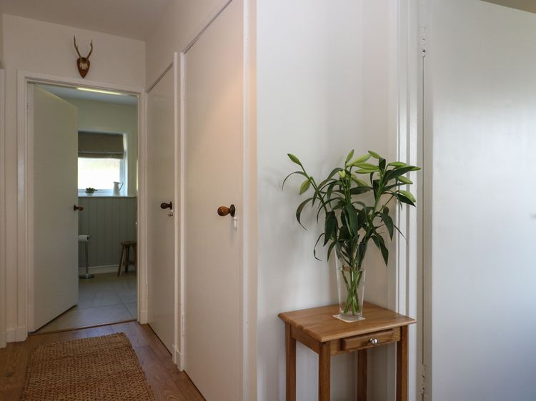 Mary's Cottage, listing photograph 8