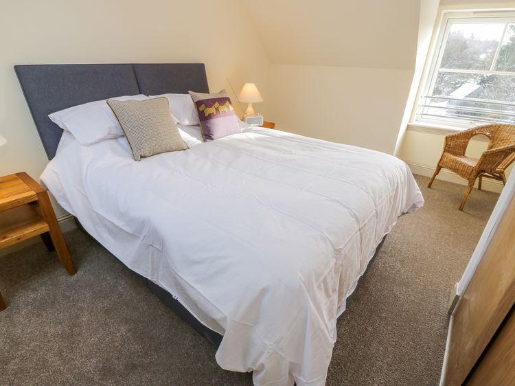 Fois House, listing photograph 11