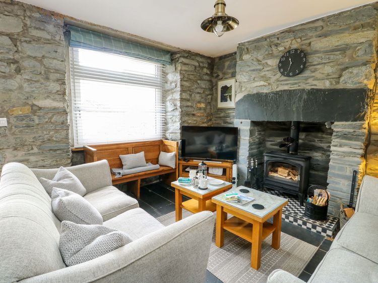 Garreg Ddu, listing photograph 3