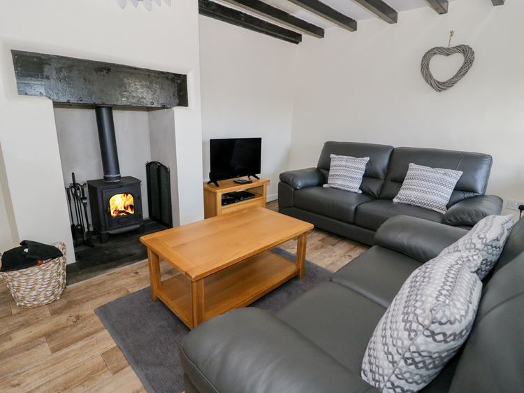 5 Ceirnioge Cottages, listing photograph 2