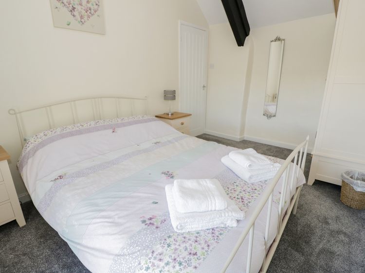 5 Ceirnioge Cottages, listing photograph 8