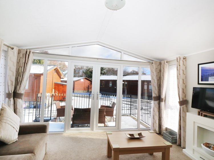32 Cruachan Lodge, listing photograph 8