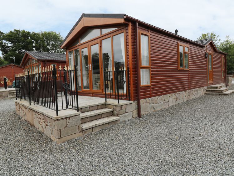 32 Cruachan Lodge, listing photograph 2