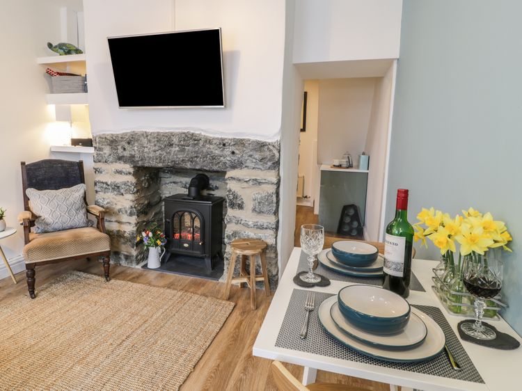Llys Madoc, listing photograph 4