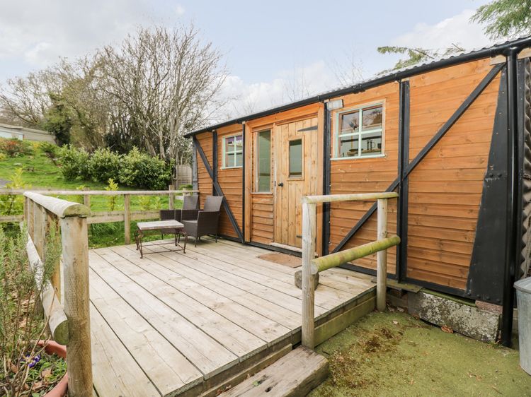 Railway Carriage, listing photograph 12