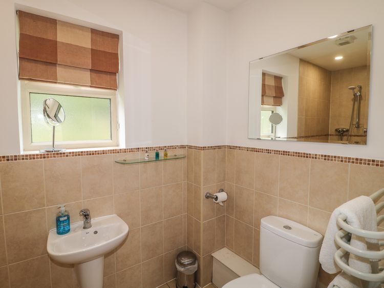 Ashover, listing photograph 8
