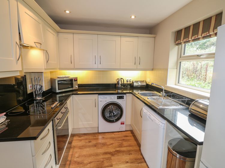 Ashover, listing photograph 6