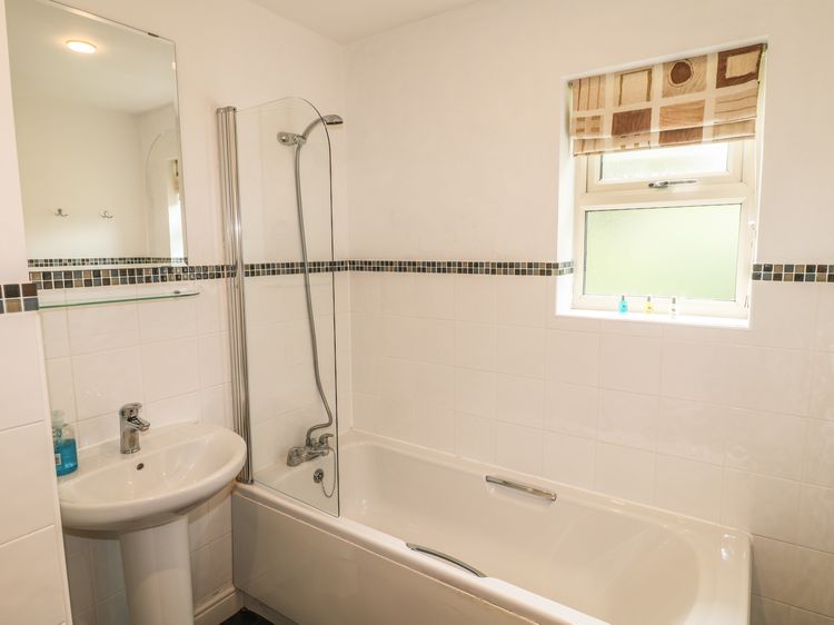 Ashover, listing photograph 12