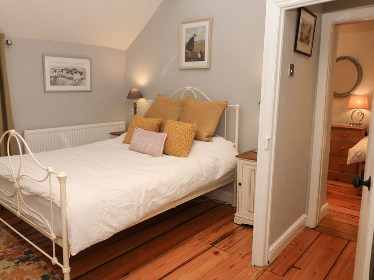 Millstream Cottage, listing photograph 11