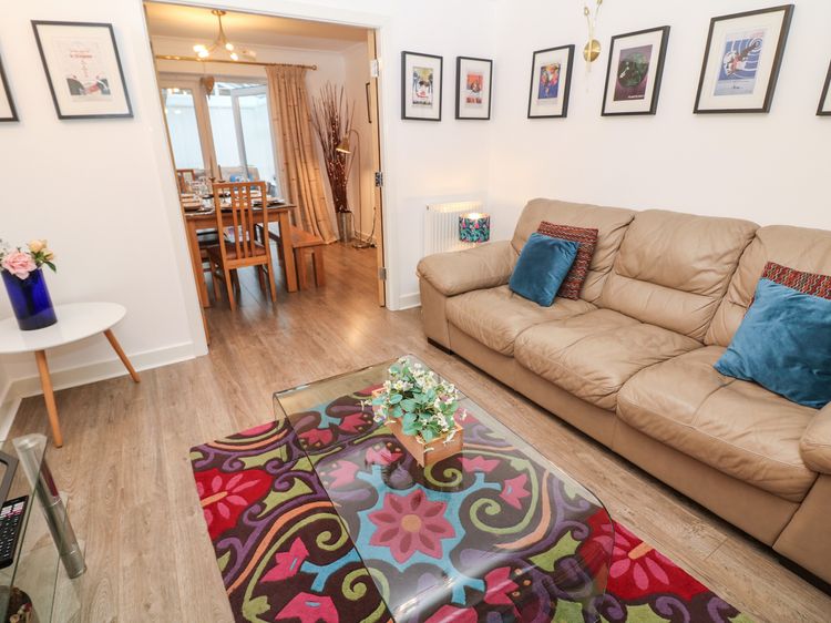 2 Carr Farm Close, listing photograph 4
