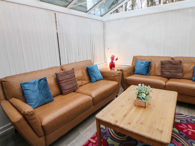 2 Carr Farm Close, listing photograph 8