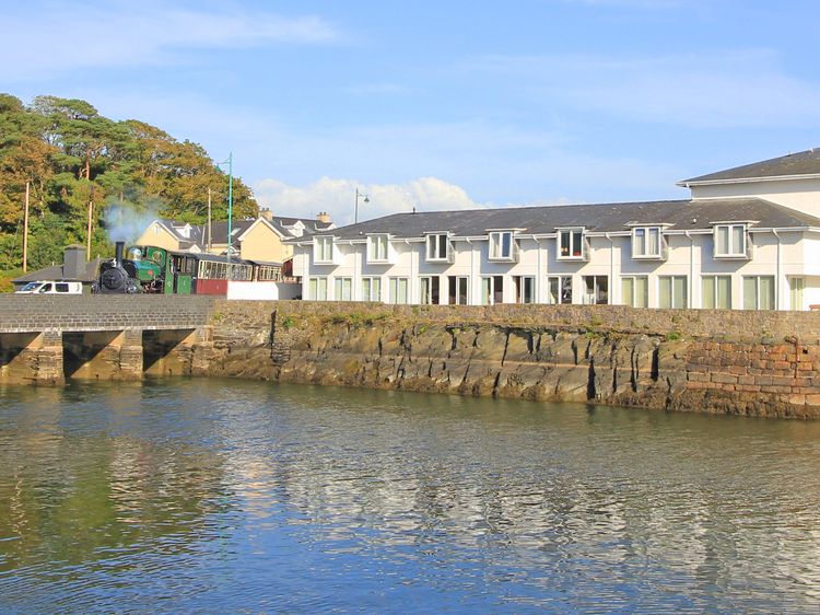 Glaslyn Retreat, listing photograph 2