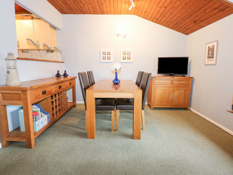 Glaslyn Retreat, listing photograph 6