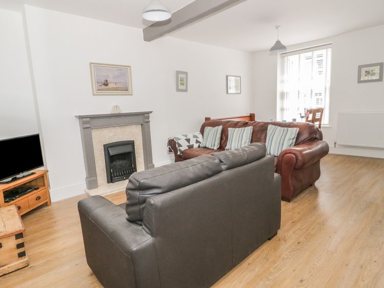 22 Uppergate Street, listing photograph 3