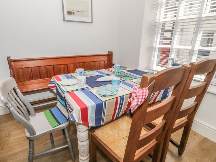 22 Uppergate Street, listing photograph 5