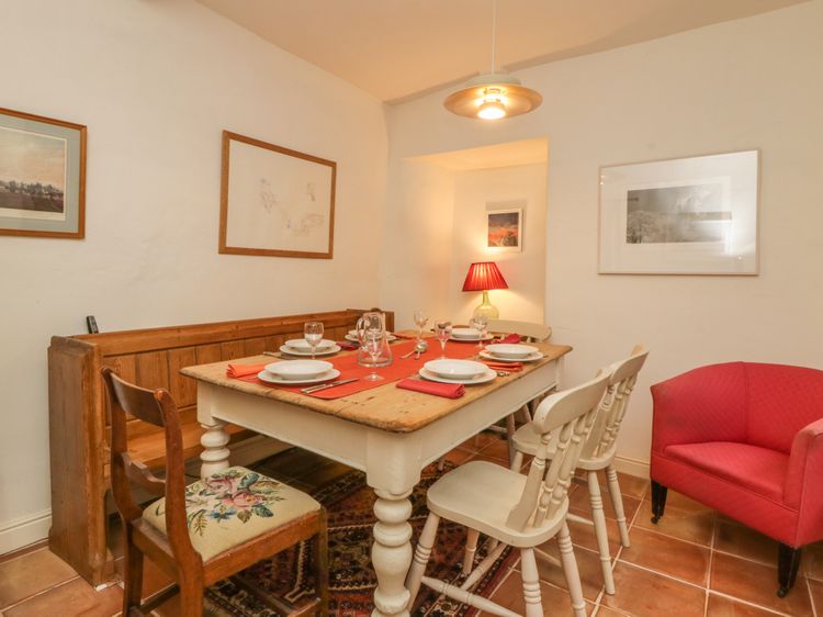 Shiers Farmhouse, listing photograph 6